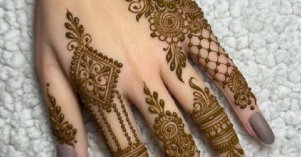 Beautiful Mehndi Design for Eid