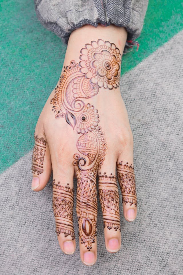 Beautiful mehndi design for eid