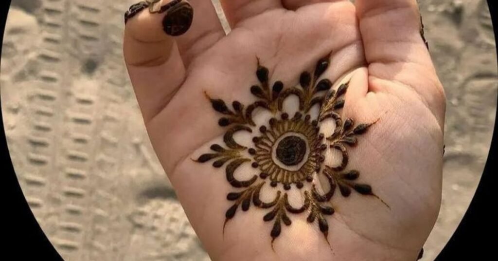 Simple Mehndi Designs for Small Hands