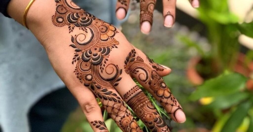 Latest Arabic Mehndi Design Front Hand