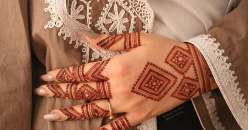 Zig Zag Box Mehndi Design