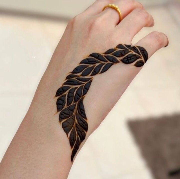 Latest Arabic Mehndi Design Front Hand