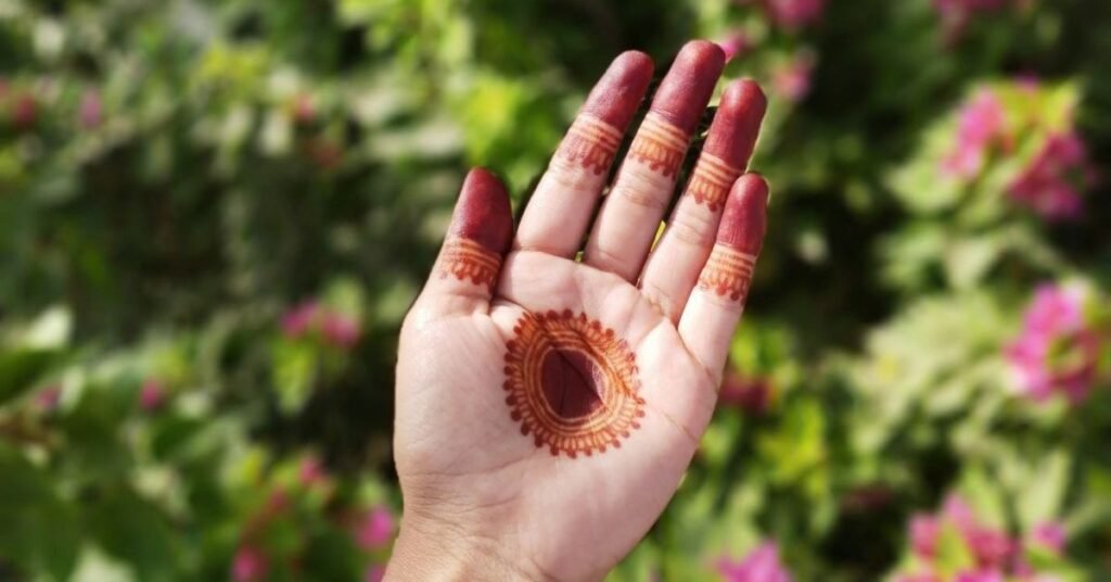 Front Circle Mehndi Design