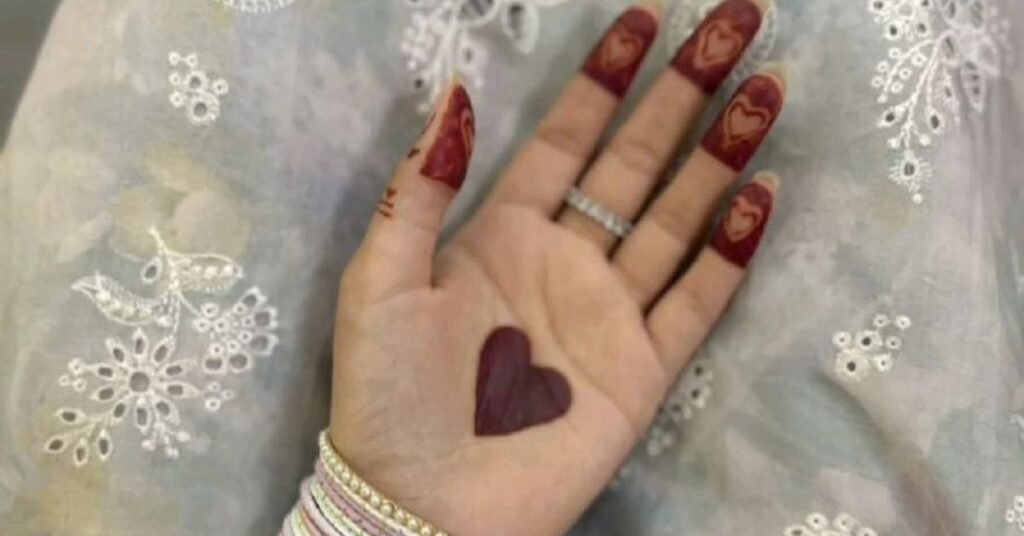 simple front hand mehndi designs for girls