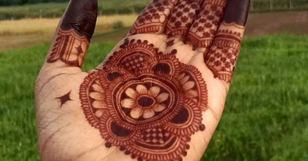 Simple Indian mehndi designs for front hands