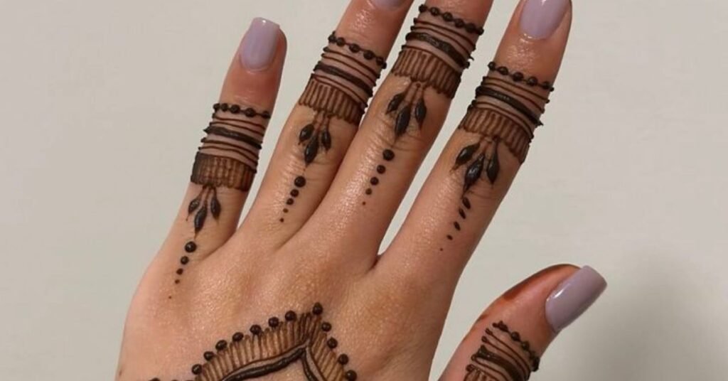 Finger hand mehndi designs