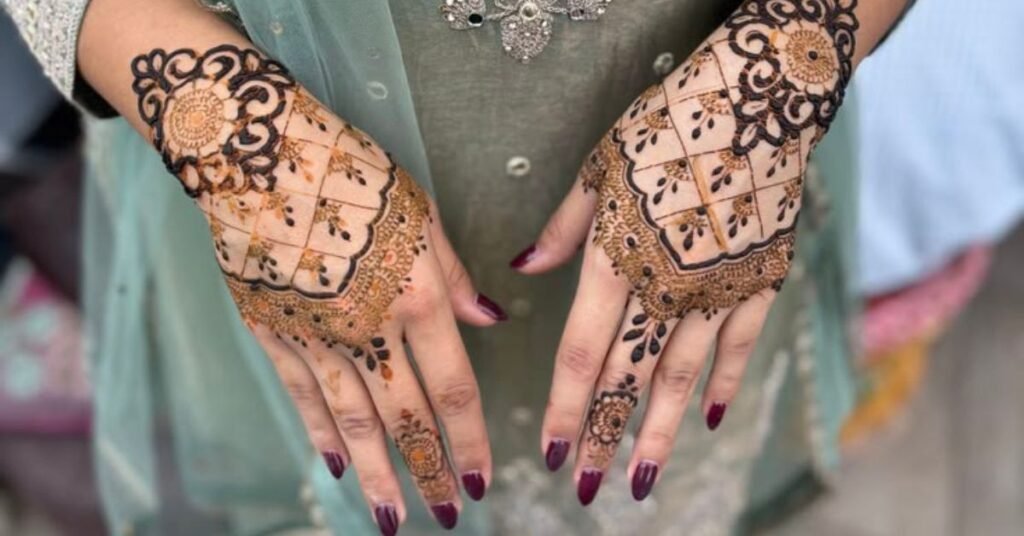 Back Hand Arabic Mehndi Design Simple