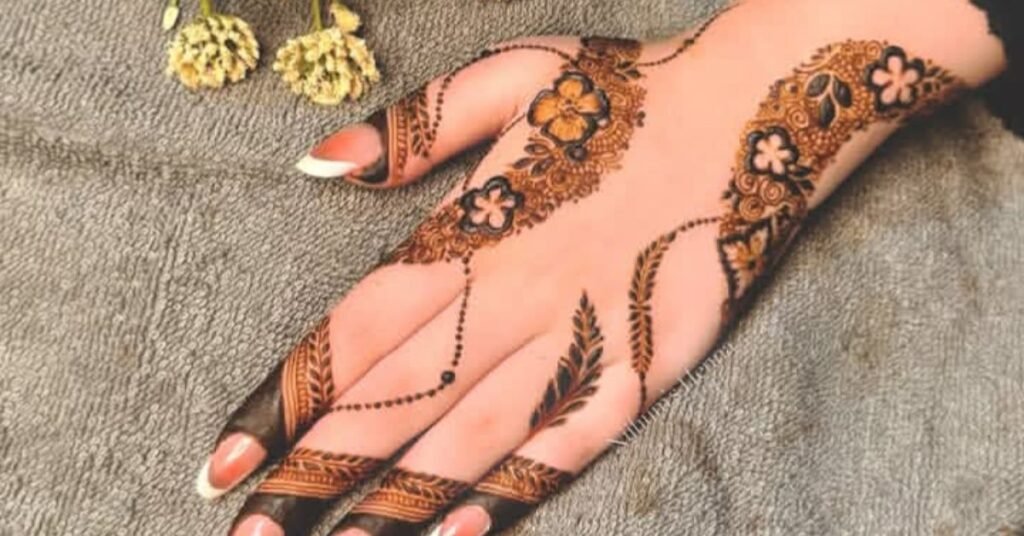 Best Backhand Mehendi Designs