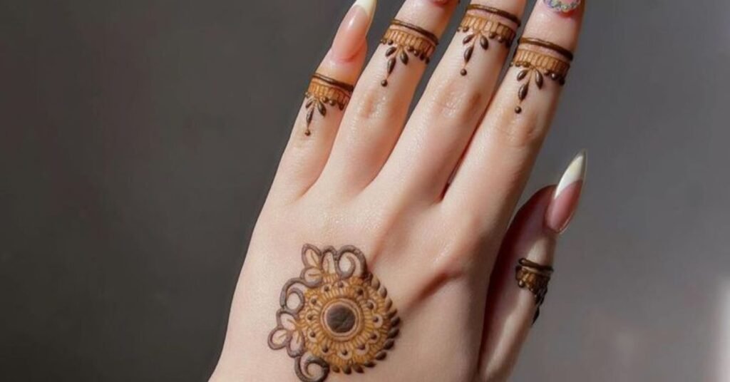 Minimal and Clean Mehndi Design