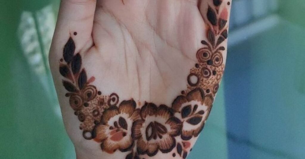 Arabic Simple Bell Mehndi Design